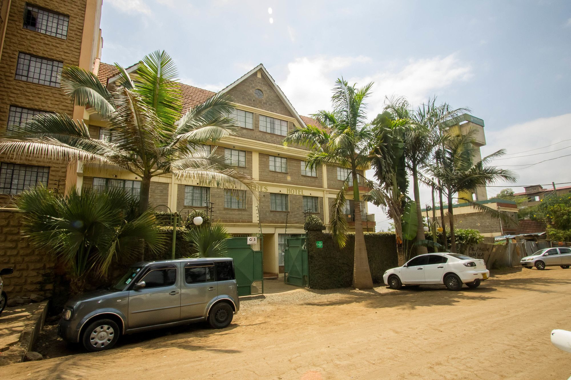 Harlequin Suites Hotel Nairobi Exterior photo