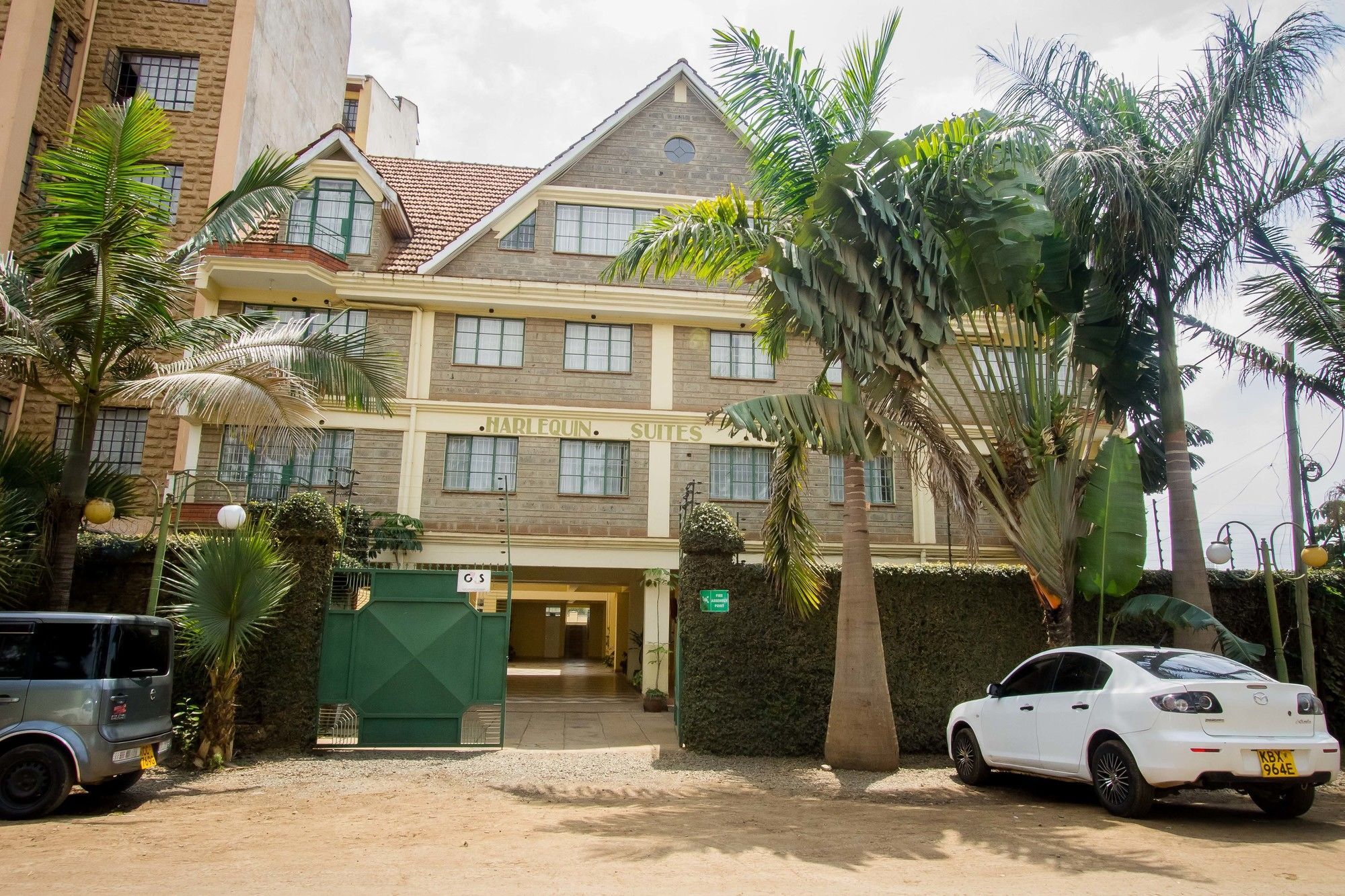 Harlequin Suites Hotel Nairobi Exterior photo